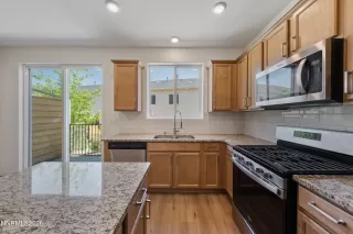 Photo #5: 260006122 Listing 