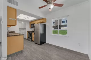 Photo #4: 260006125 Listing 