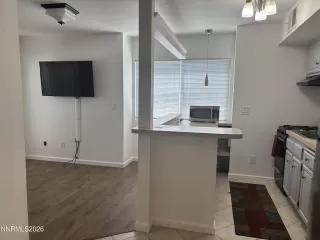 Photo #2: 260006153 Listing 