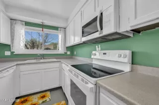 Photo #2: 260006177 Listing 