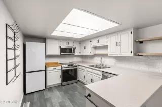 Photo #6: 260006300 Listing