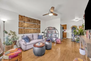 Photo #3: 260006356 Listing