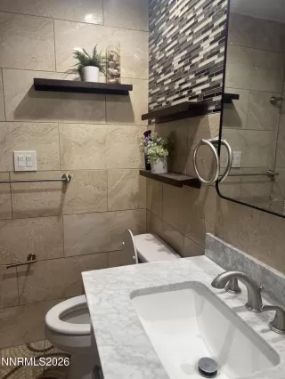Photo #4: 260006361 Listing