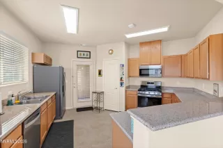 Photo #6: 260006370 Listing