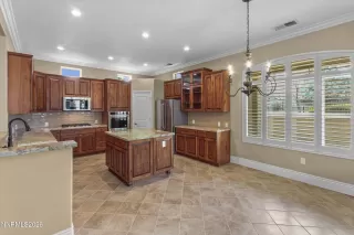 Photo #6: 260006386 Listing