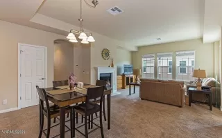 Photo #2: 260006391 Listing