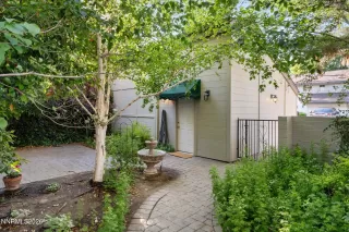 Photo #5: 260006409 Listing