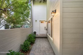Photo #6: 260006409 Listing