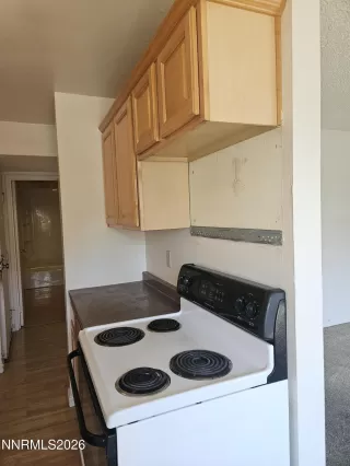 Photo #2: 260006413 Listing