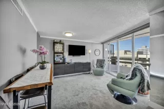 Photo #4: 260006430 Listing