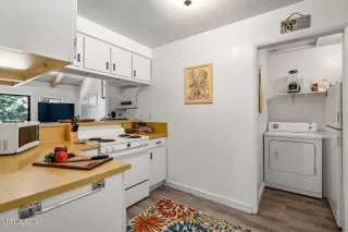 Photo #4: 260006443 Listing 