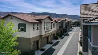 Photo #2: 260006530 Listing