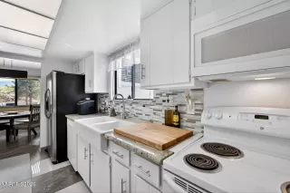 Photo #6: 260006578 Listing