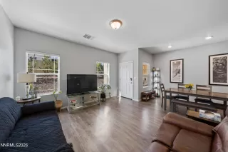 Photo #3: 260006637 Listing