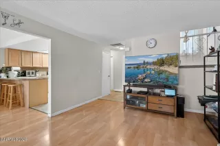 Photo #5: 260006639 Listing