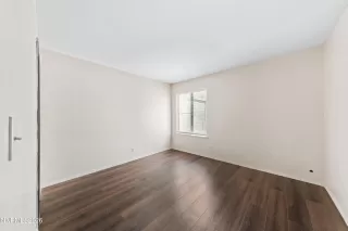 Photo #4: 260006765 Listing
