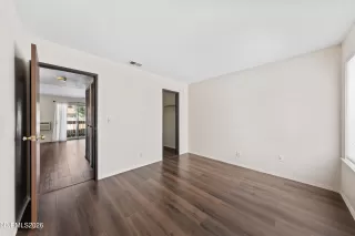 Photo #5: 260006765 Listing