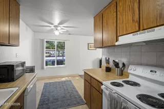 Photo #2: 260006798 Listing