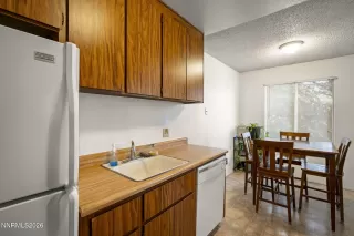 Photo #5: 260006806 Listing