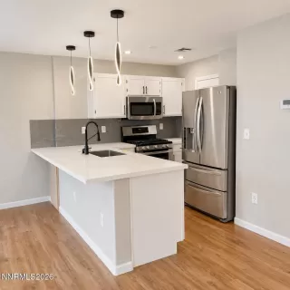Photo #4: 260006807 Listing
