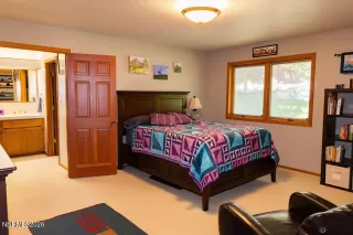 Photo #6: 260006860 Listing