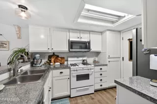 Photo #6: 260006895 Listing 