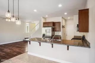 Photo #4: 260006952 Listing