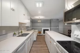 Photo #5: 260007096 Listing 