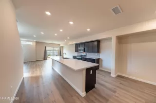 Photo #2: 260007102 Listing 