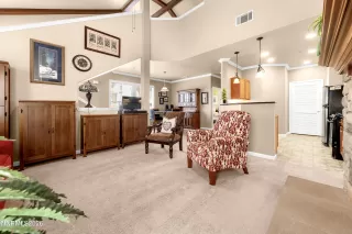 Photo #4: 260007120 Listing 