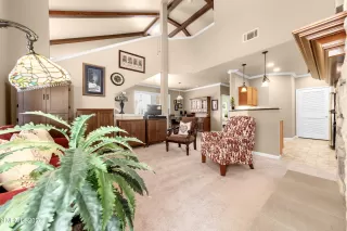 Photo #5: 260007120 Listing 