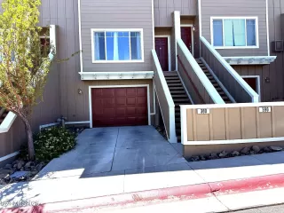 Photo #2: 260007135 Listing