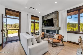 Photo #1: 260007199 Listing 