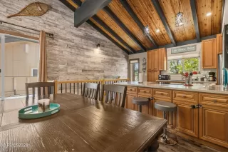 Photo #2: 260007321 Listing