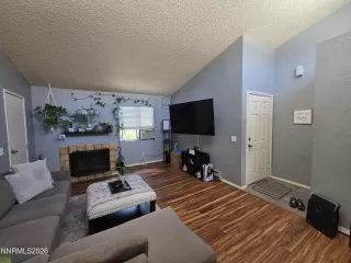 Photo #3: 260007389 Listing