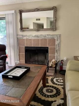Photo #4: 260007393 Listing