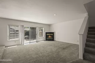 Photo #3: 260007395 Listing