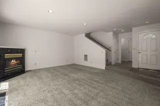 Photo #4: 260007395 Listing