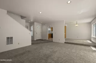 Photo #5: 260007395 Listing