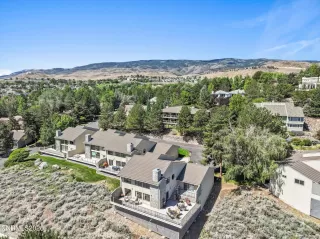 Photo #1: 260007396 Listing