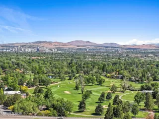 Photo #2: 260007396 Listing