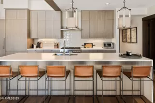 Photo #4: 260007458 Listing
