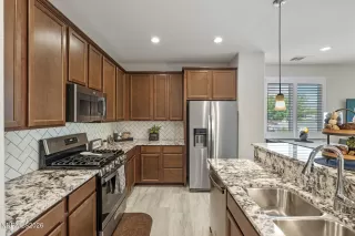 Photo #5: 260007466 Listing