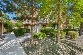 Photo #2: 260007530 Listing