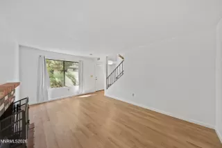 Photo #5: 260007530 Listing