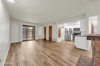 Photo #2: 260007536 Listing