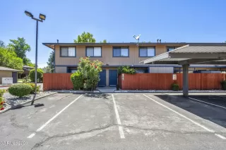 Photo #2: 260007545 Listing