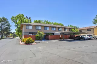 Photo #3: 260007545 Listing