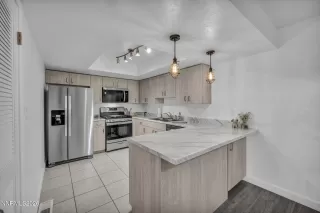 Photo #1: 260007580 Listing
