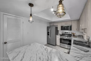 Photo #2: 260007580 Listing